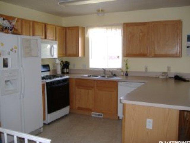 889 E 1775 N, North Ogden, UT 84414 — photo 4