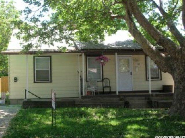 128 N Lakeview Dr, Clearfield, UT 84015 — photo 2