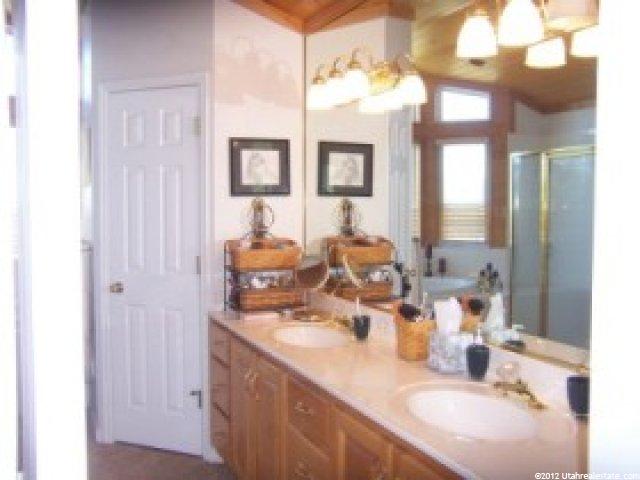 1057 S 6525 E, Huntsville, UT 84317 — photo 7