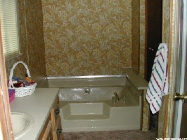 51 Center St, Laketown, UT 84038 — photo 3