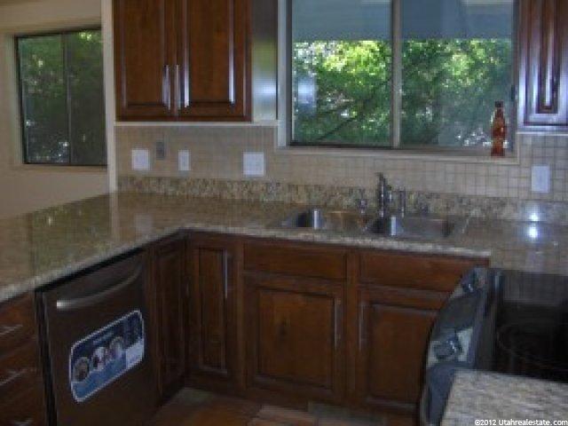 2098 Gyrfalcon Ln, Sandy, UT 84092 — photo 9