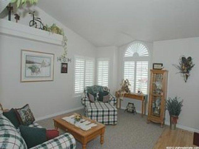 597 W 2075 N Cir, Centerville, UT 84014 — photo 2