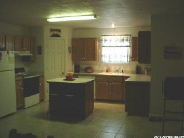 2065 S Jenny Ln, Clearfield, UT 84015 — photo 2