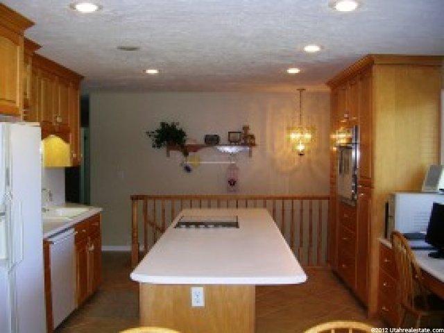 1431 Stanley Dr, Sandy, UT 84093 — photo 2