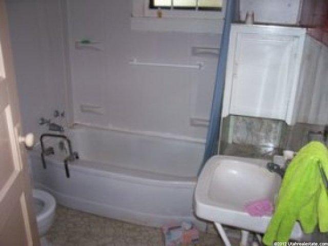 420 N 100 E, Hinckley, UT 84635 — photo 8
