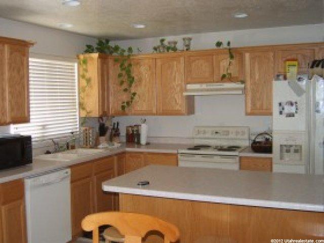 5894 S 3325 W, Roy, UT 84067 — photo 2