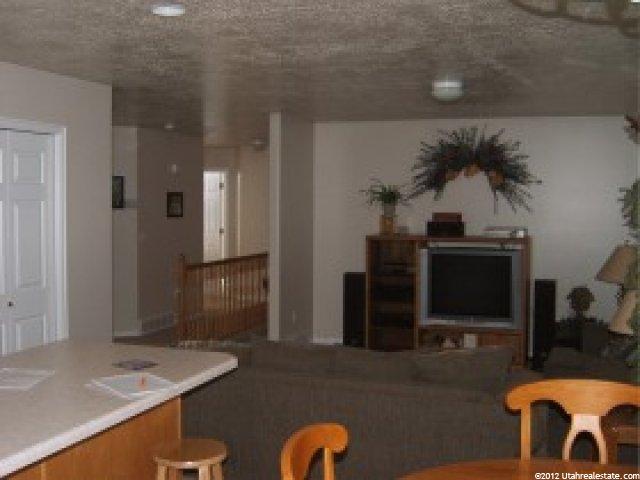 5894 S 3325 W, Roy, UT 84067 — photo 4