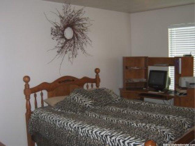 5894 S 3325 W, Roy, UT 84067 — photo 6