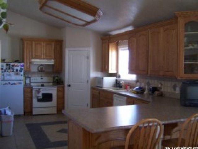 878 S 100 W, Mona, UT 84645 — photo 2