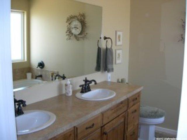 161 W 300 S, Hyde Park, UT 84318 — photo 8