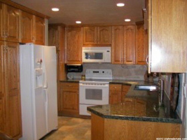208 E Mutton Hollow Rd, Kaysville, UT 84037 — photo 2