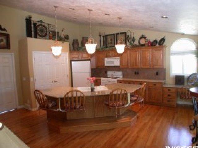 1496 Shane Cir, Sandy, UT 84092 — photo 2