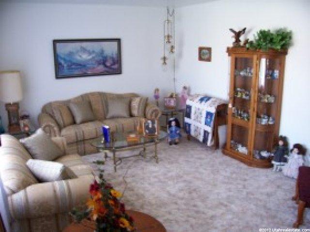 10310 S Weeping Willow Dr, Sandy, UT 84070 — photo 2