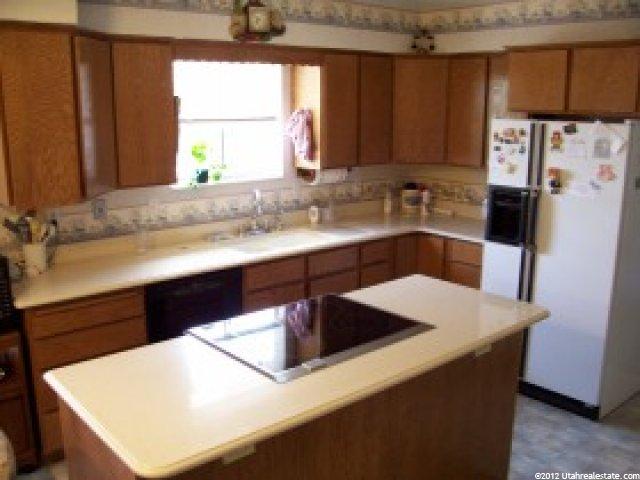 10310 S Weeping Willow Dr, Sandy, UT 84070 — photo 3