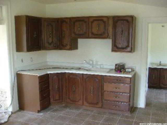 598 W Fourth Ave, Midvale, UT 84047 — photo 2