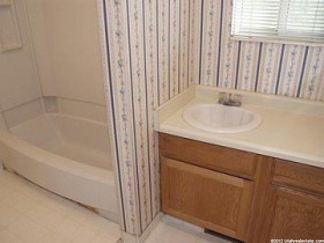 800 Gatewood Dr, Sandy, UT 84094 — photo 8