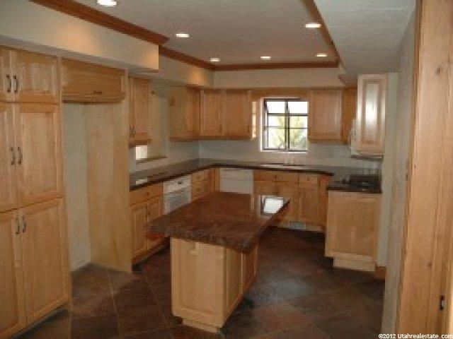 8472 Taos Dr, Sandy, UT 84093 — photo 2