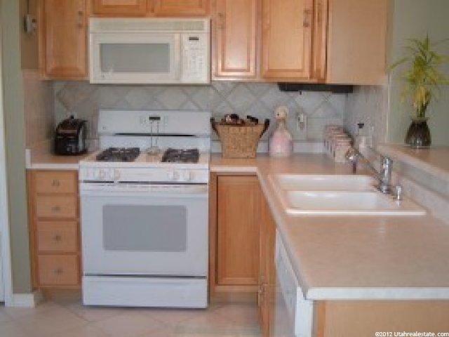 967 S Courtyard Ln E, Centerville, UT 84014 — photo 6