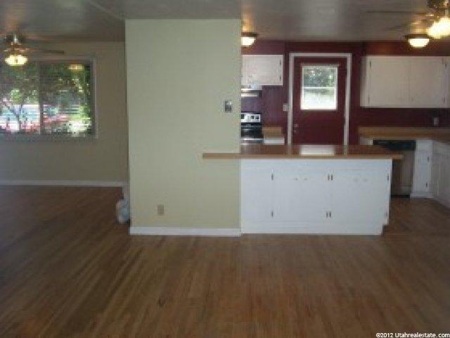 1651 E Woodcrest Dr, Holladay, UT 84117 — photo 2