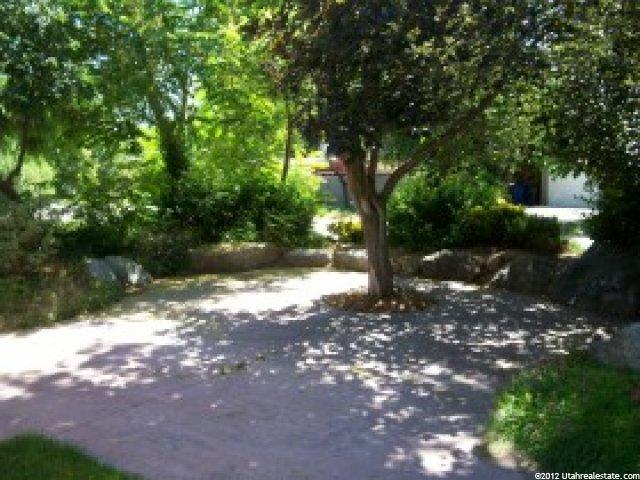 1651 E Woodcrest Dr, Holladay, UT 84117 — photo 9