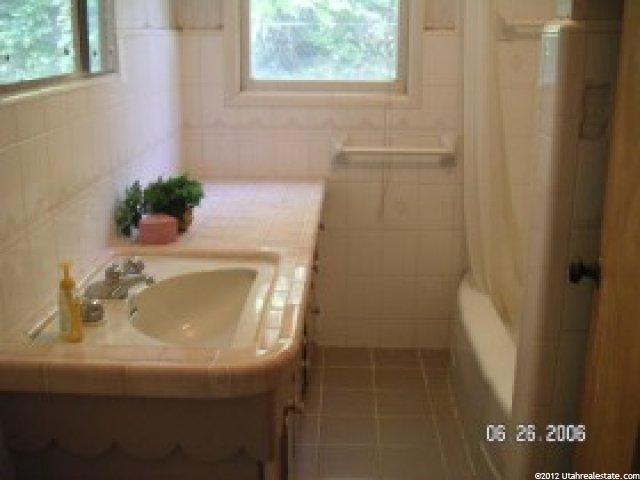 2996 S Vista Cir W, Bountiful, UT 84010 — photo 4