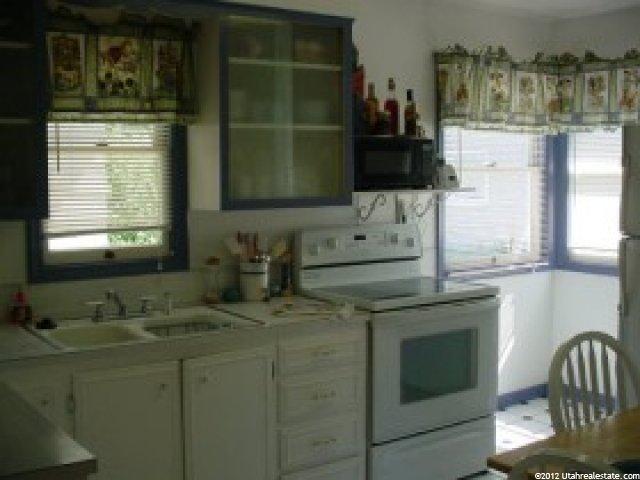 398 Lauralin Dr, Logan, UT 84321 — photo 3