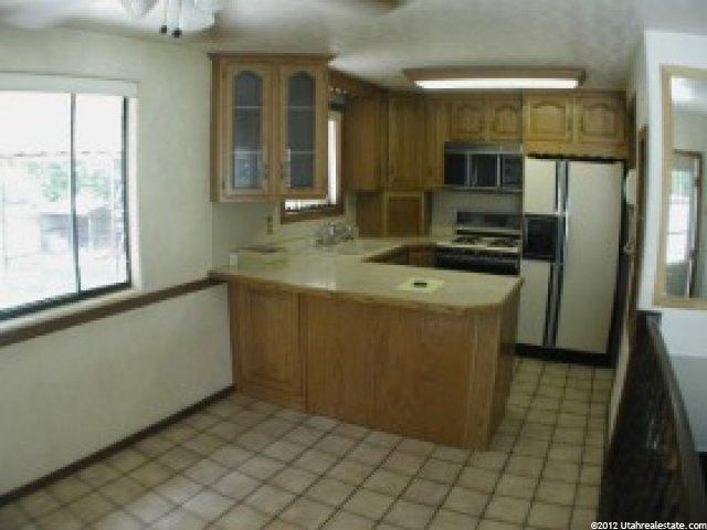 9824 Tonya Dr, Sandy, UT 84070 — photo 2