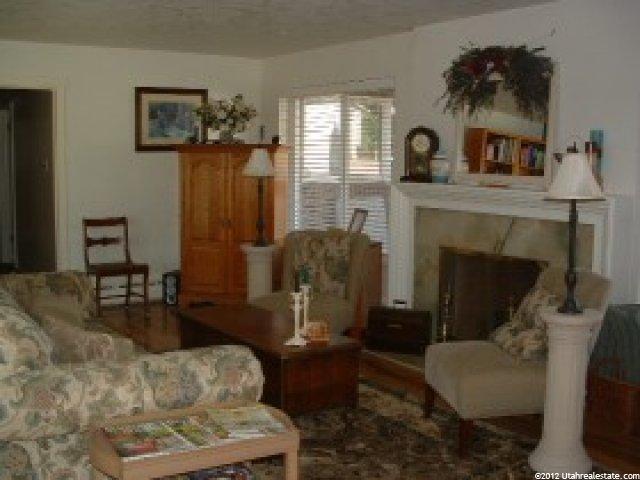 190 W Viewmont Dr, Bountiful, UT 84010 — photo 2