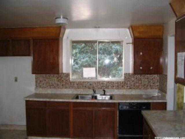 218 E 950 N, Layton, UT 84041 — photo 3