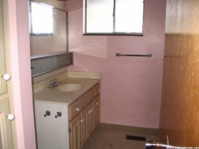 218 E 950 N, Layton, UT 84041 — photo 5