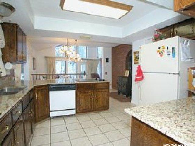 1634 Oakcrest Cir, Ogden, UT 84403 — photo 4