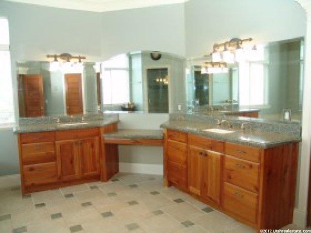 497 E Greystone Dr, Farmington, UT 84025 — photo 9