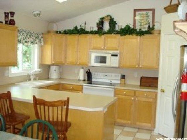 696 W 1275 N, Farmington, UT 84025 — photo 3