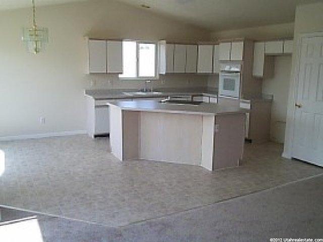 4044 Parker Dr, Riverdale, UT 84405 — photo 3