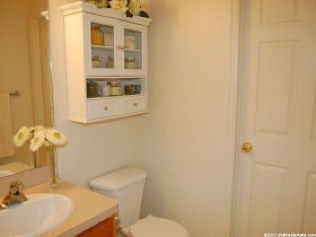 1029 N 300 E, Layton, UT 84041 — photo 2