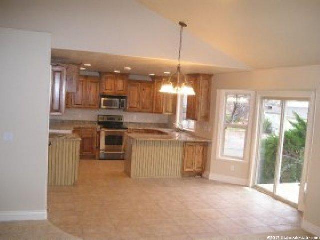 902 Daniels Dr, Centerville, UT 84014 — photo 4