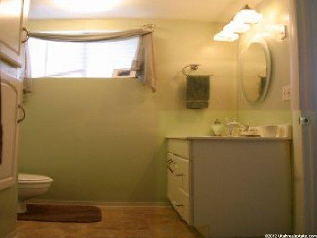 945 Violet Dr, Sandy, UT 84094 — photo 8