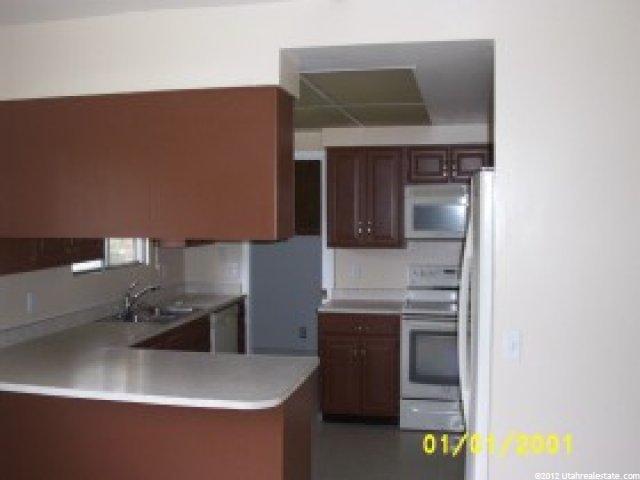 9556 Flint Dr, Sandy, UT 84094 — photo 5