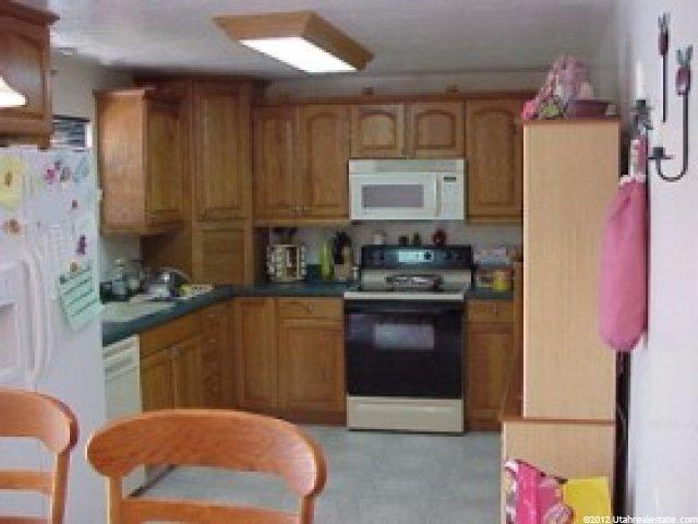1728 N 1600 W, Clinton, UT 84015 — photo 2