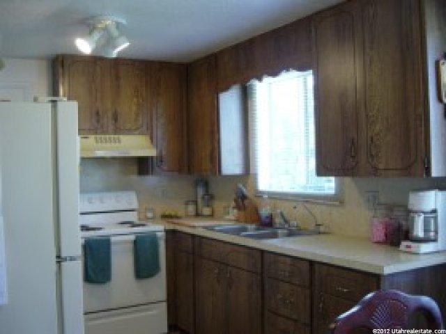 876 W 2400 N, Clinton, UT 84015 — photo 3