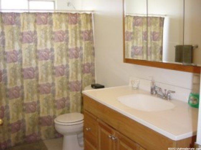 876 W 2400 N, Clinton, UT 84015 — photo 7