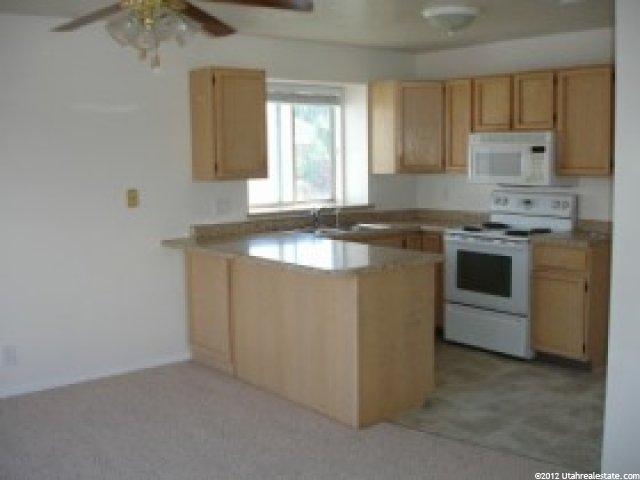5643 Sunbow Dr, Kearns, UT 84118 — photo 2