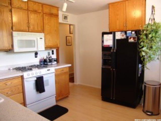 8635 S 550 E, Sandy, UT 84070 — photo 7