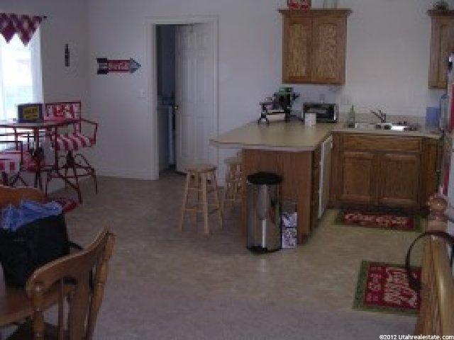 978 S Killarney Dr W, Syracuse, UT 84075 — photo 2