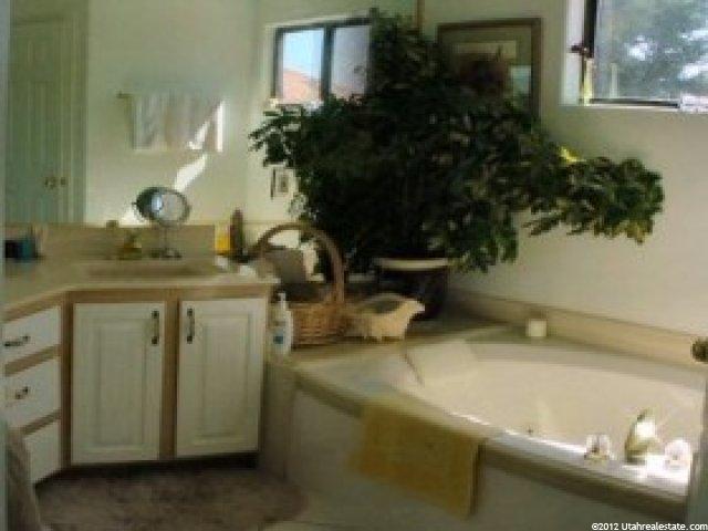 2828 S Bloomington Dr E, Bloomington, UT 84790 — photo 9