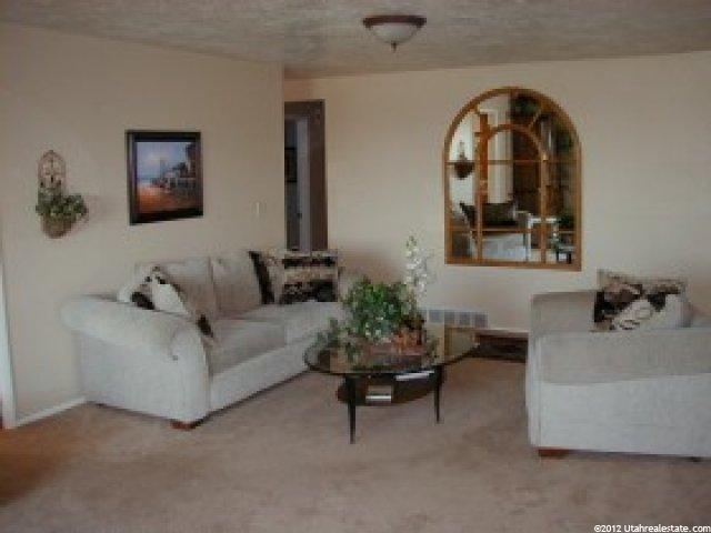 8346 Mesa Dr, Sandy, UT 84093 — photo 4