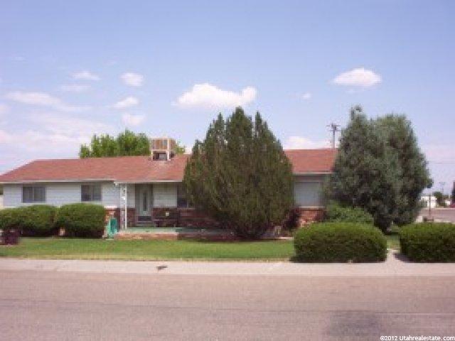 318 N 850 W, Vernal, UT 84078 — photo 2
