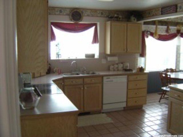 1243 S 800 E, Kaysville, UT 84037 — photo 4