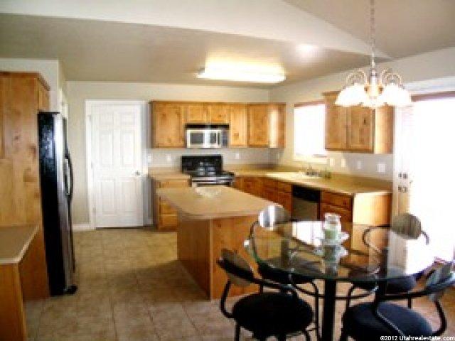 765 Saint Andrews Dr, Syracuse, UT 84075 — photo 2