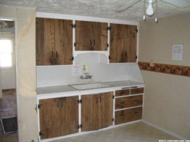 336 Park St, Layton, UT 84041 — photo 4